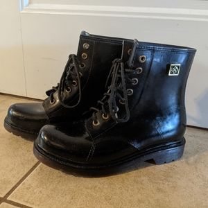 Women's size 8 combat rain boots DAV